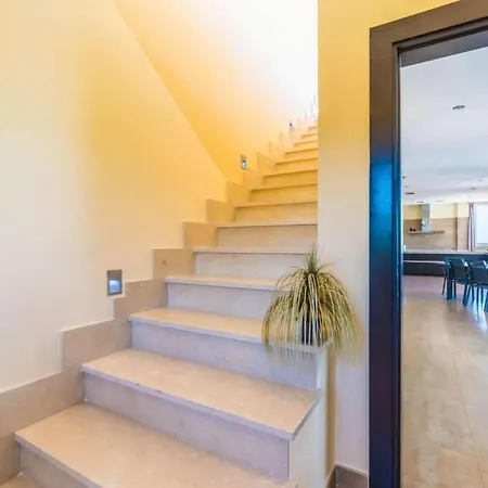 Redrema Villa